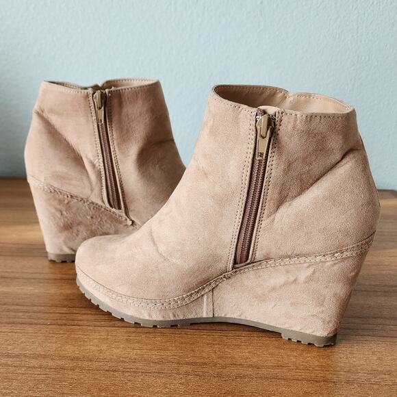 Massini Faux Suede Fringe Zip Hidden Wedge Ankle Booties - Picture 7 of 9